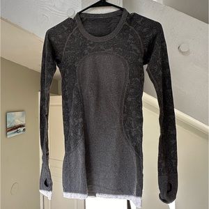 LULU Swiftly Tech Ling Sleeve in grey